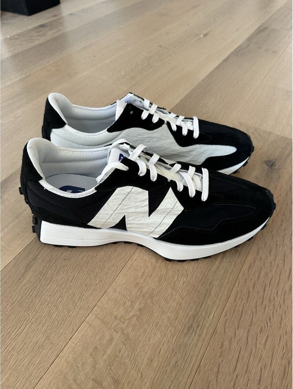 New Balance 327 Black & White Men’s Size 13